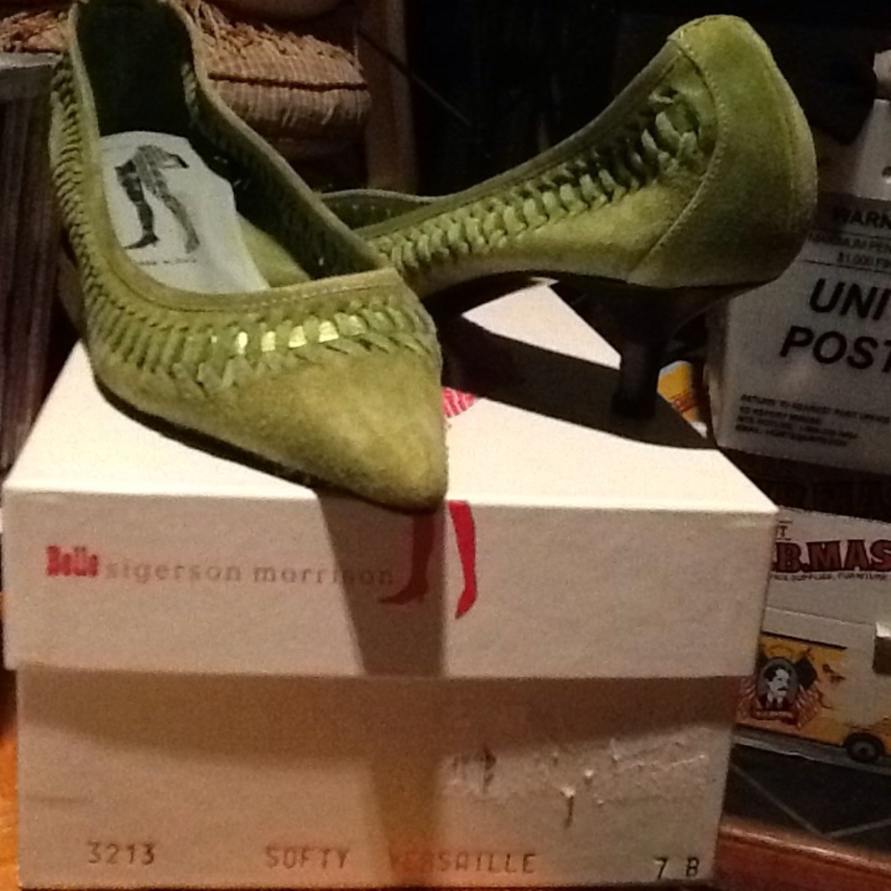 Belle Singerson Morrison Green kitten Heels